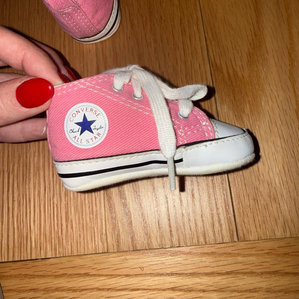 Converse Baby Pink Crib Sneakers - Picture 3 of 3